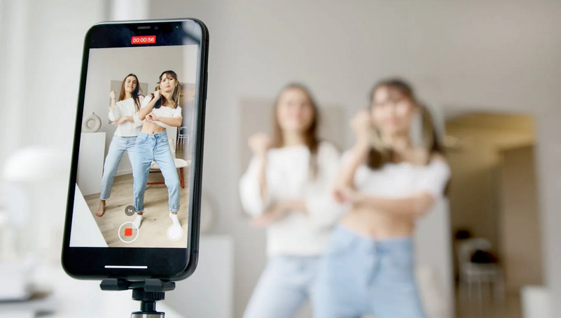 The Digital Playbook: How Influencers Use Technology to Boost Engagement